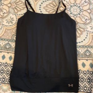 Black underarmour work out top